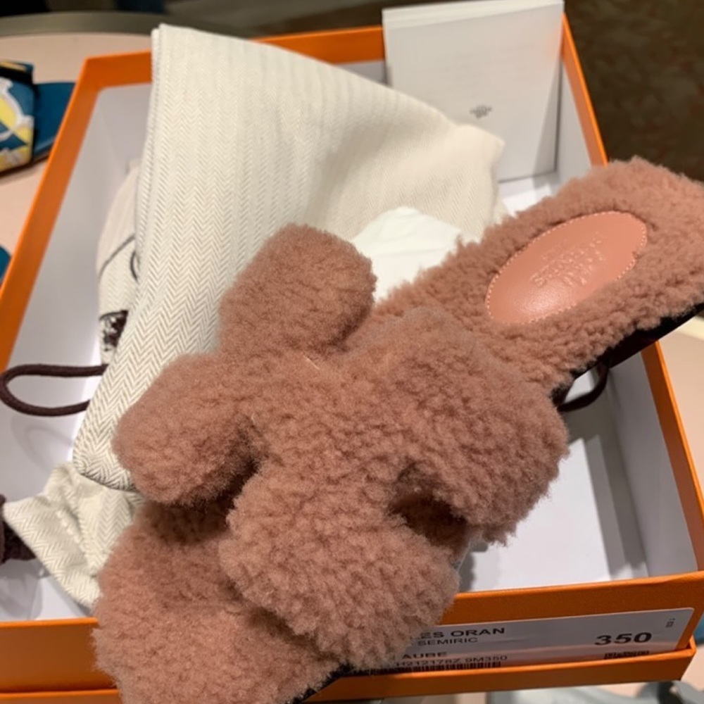 Hermes Oran Rose Aube shearling Sandals - Picture 1 of 6
